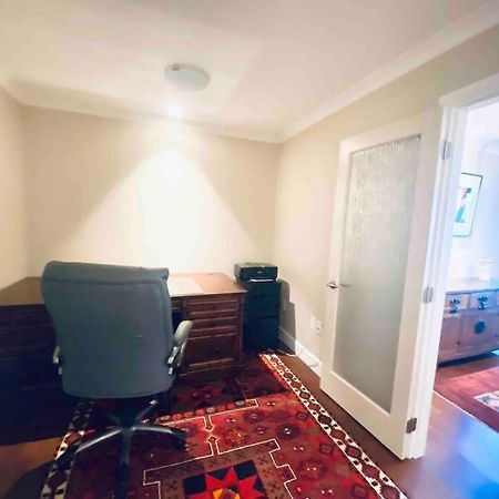 Amazing Location 2 Bedroom Minutes From Downtown Victoria Zewnętrze zdjęcie