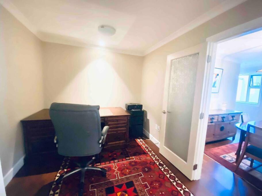 Amazing Location 2 Bedroom Minutes From Downtown Victoria Zewnętrze zdjęcie